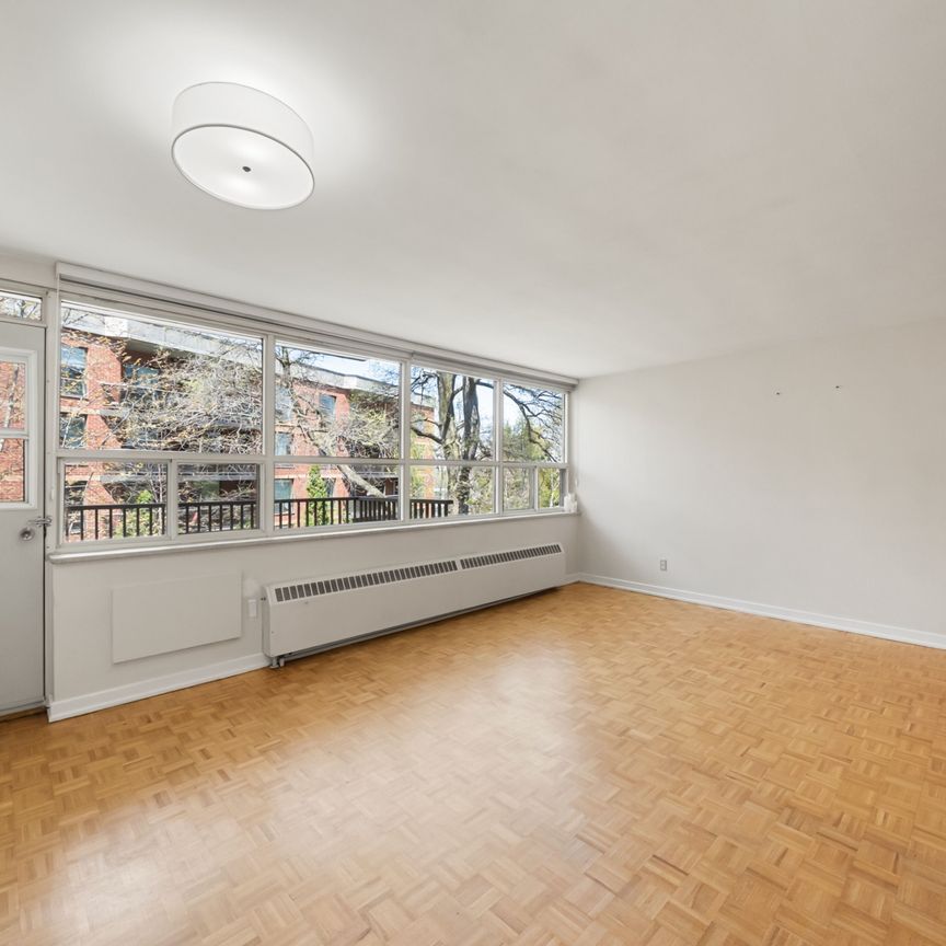 For Lease - 160 The Donway N/A Unit# 306, Toronto, Ontario - Photo 1