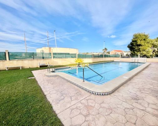 4 BEDROOM GROUND FLOOR APARTMENT - TORREVIEJA - Photo 1