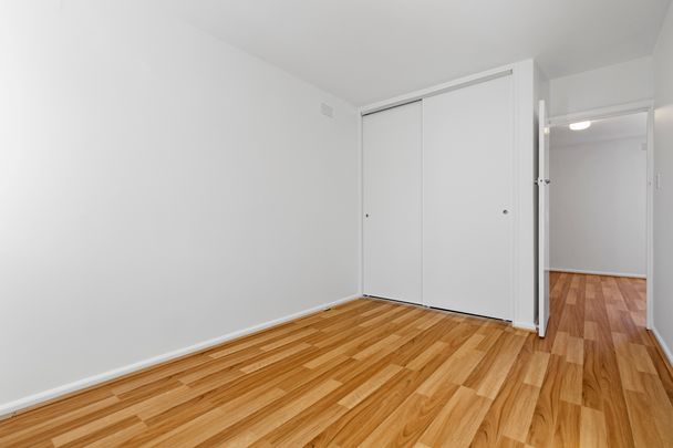 One Bedroom Apartment In Great Location - Photo 1