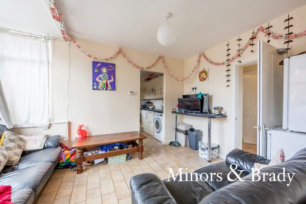 5 bedroom detached house to rent - Photo 1