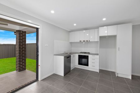 Beautiful Built Home with Alfresco Living! - Photo 3