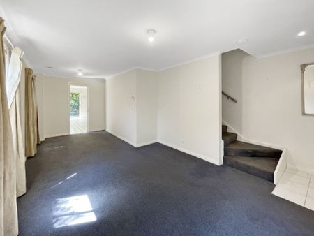 8 Domain Gardens, Sebastopol - Photo 2