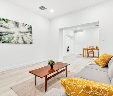 Updated Cottage in Prestigious Suburb - Photo 2