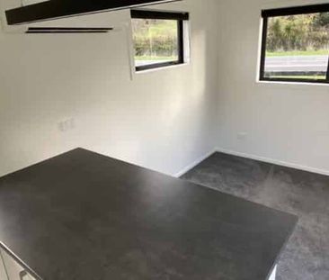 Modern One-Bedroom Retreat - Photo 4