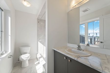 For Lease - 12 Feather Road, Welland, Ontario - Photo 4