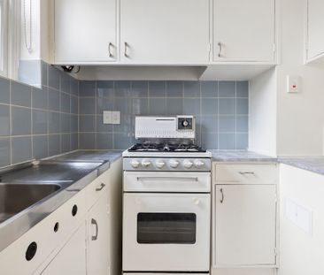 Recently Renovated One Bedroom Apartment! - Photo 3