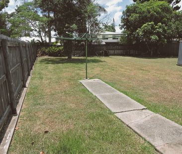 CONVENIENTLY LOCATED 2 BEDROOM DUPLEX - Photo 2
