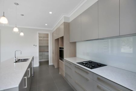 8 Robe Street, - Photo 4