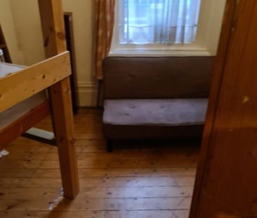 2 Bed Flat, Lillie Road, SW6 - Photo 2