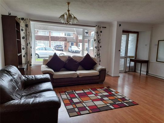 4 bedroom semi-detached house to rent - Photo 1