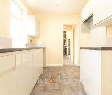 3 bedroom terraced house to rent - Photo 5