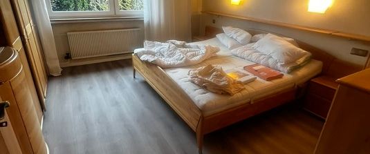Modern möblierter Bungalow mit großem Garten - Photo 1