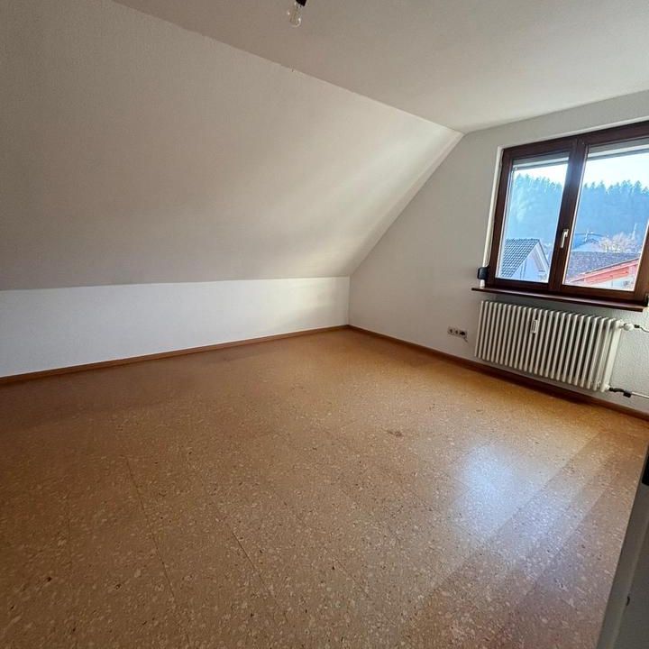 Hausach, 3 Zimmer Dachgeschosswohnung zu vermieten - Photo 1
