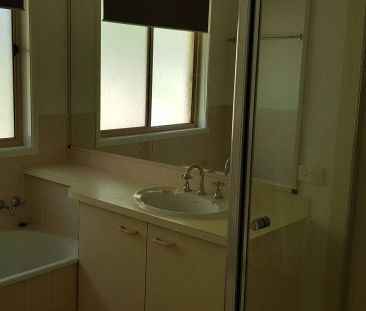 Tranquil villa - Photo 3