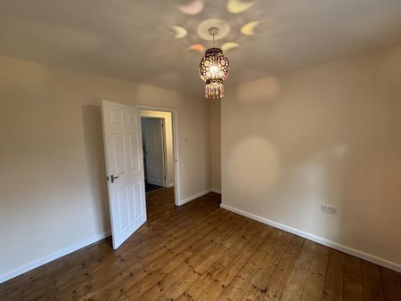 2 bedroom semi-detached bungalow to rent - Photo 3