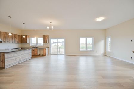 For Lease - 16 Munn Crescent, Brant, Ontario - Photo 4