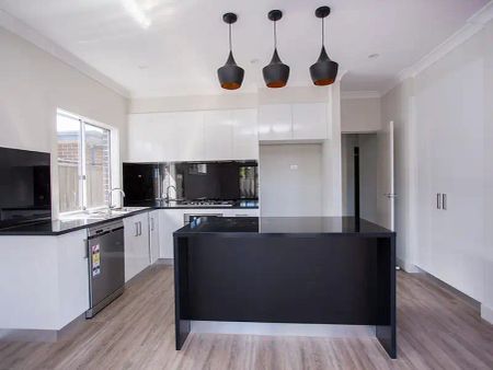 “HIGH QUALITY 3 BEDROOM HOME” - Photo 3
