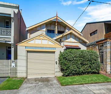 Stylish Three Bedroom Home in Sought-After Queens Park Location - Photo 6