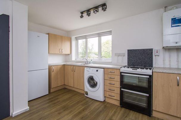 3 bedroom end of terrace house to rent - Photo 1