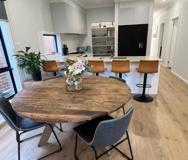 PERFECT SIZE FAMILY HOME - Photo 3