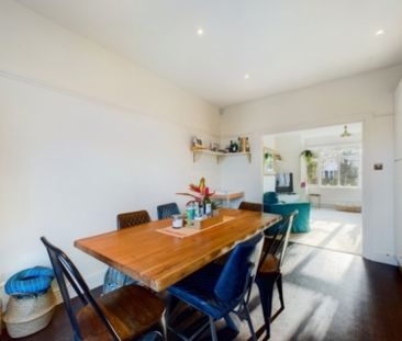 Mead Road, Leckhampton, Cheltenham, GL53 - Photo 3