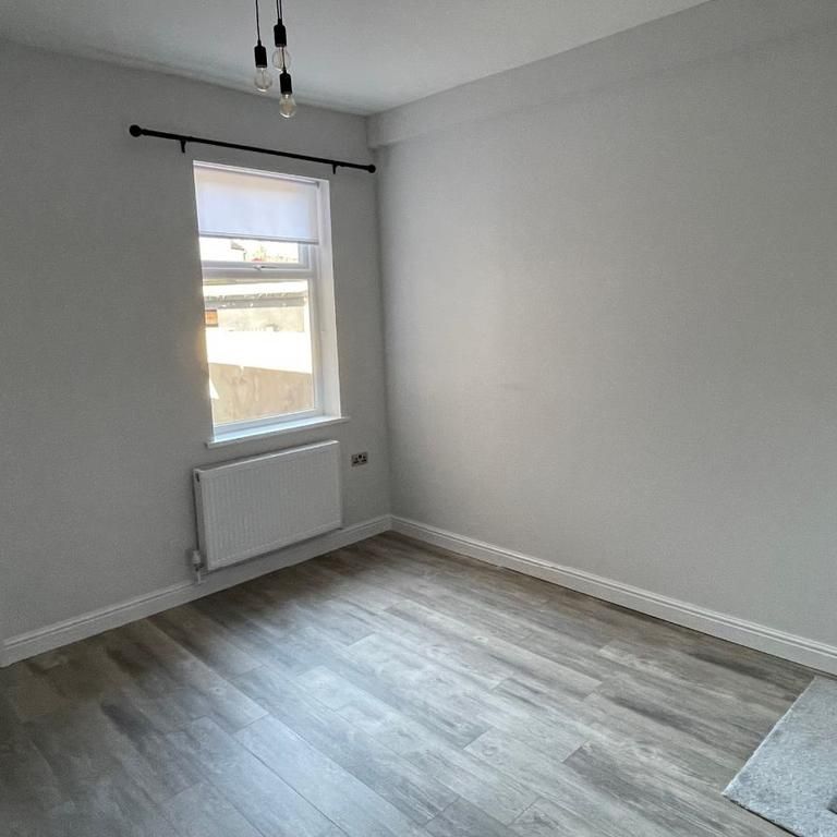 4 bedroom terraced house to rent - Photo 1