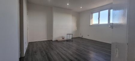 3 bedroom apartment to rent - Photo 3