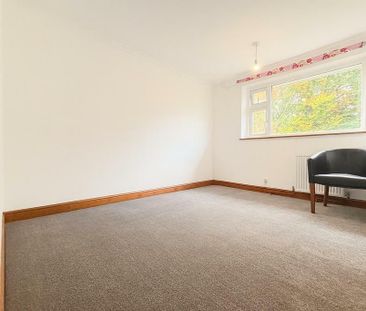 4 bedroom semi-detached house to rent - Photo 4