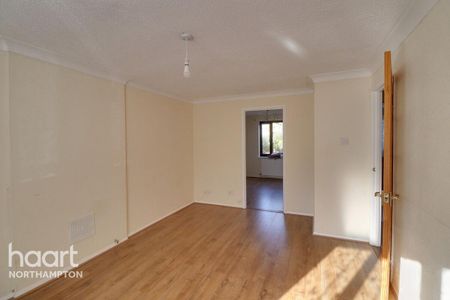 4 bedroom detached house to rent - Photo 2