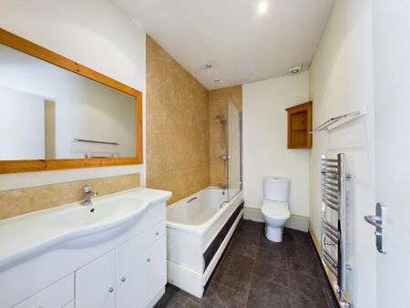 2 bedroom flat to rent - Photo 5