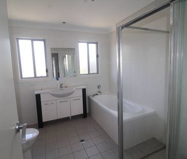 SPACIOUS 2 BEDROOM DUPLEX - Photo 6