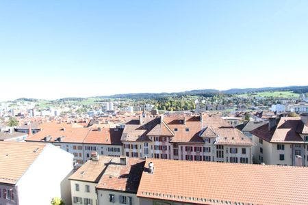 Appartement de 3.5 pièces rénové avec vue magnifique sur la ville - Photo 2