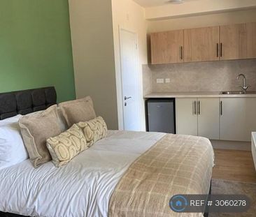 1 bedroom in a house share to rent - Photo 6