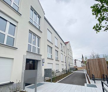 Erstbezug nach Neubau! Sehr helle und freundliche 4-Zimmer-Dachgeschoss-Wohnung mit Wintergarten in Holzkirchen - Foto 3