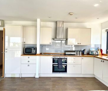 2 bedroom penthouse to rent - Photo 6