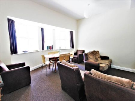 6 bedroom house to rent - Photo 2