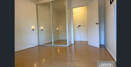 Bright and Airy One Bedroom Apartment with Parking in Prime Eastlakes Location - Photo 5