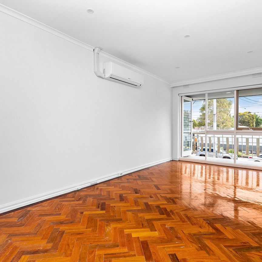 Thinking of selling? Contact our agent - Photo 1