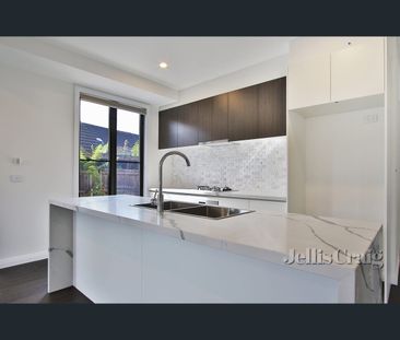 2/24 Walker Road, Mount Waverley, Vic 3149 - Photo 6