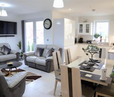 1 bedroom in a house share to rent - Photo 1