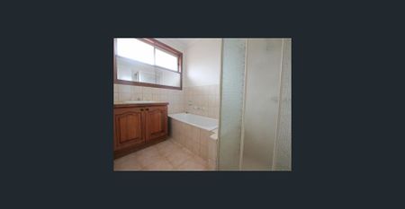 Family Home - Photo 4