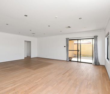 Spacious Family Home - Photo 1