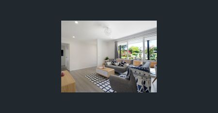 Renovated Family Comfort with Exceptional Entertaining Space in Pakenham - Photo 2