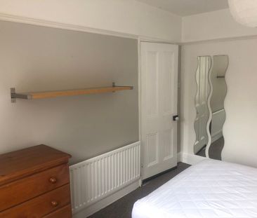 4 Bed Student Accommodation - Photo 5