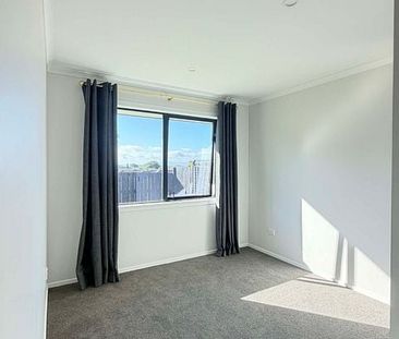 Near New Modern 4‑Bedroom Home for Rent-Lockerbie - Photo 3