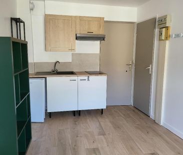 Location Appartement 1 pièce 19m² POITIERS 86000 - Photo 2