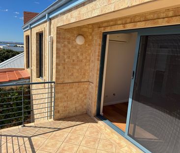 TOWNHOUSE CLOSE TO OCEAN AND BUNBURY'S CBD - Photo 5