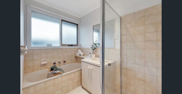 Comfort, Style & Convenience in a Great Werribee Location - Photo 1