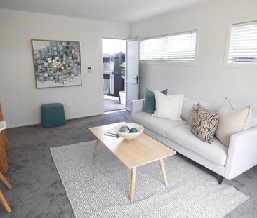 Modern Living on Naylor - Photo 2