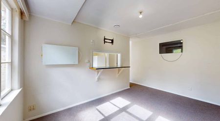 Spacious Family Home - Photo 2